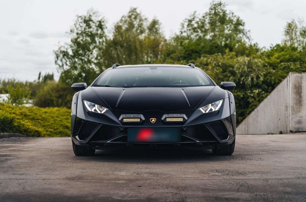 Lamborghini Huracán Sterrato / 1 of 1499