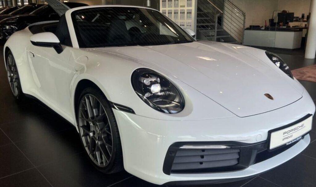 Porsche 992 911 Carrera Cabriolet - img 02 209