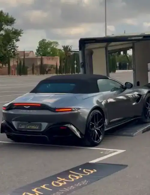 Descarga de un Aston Martin