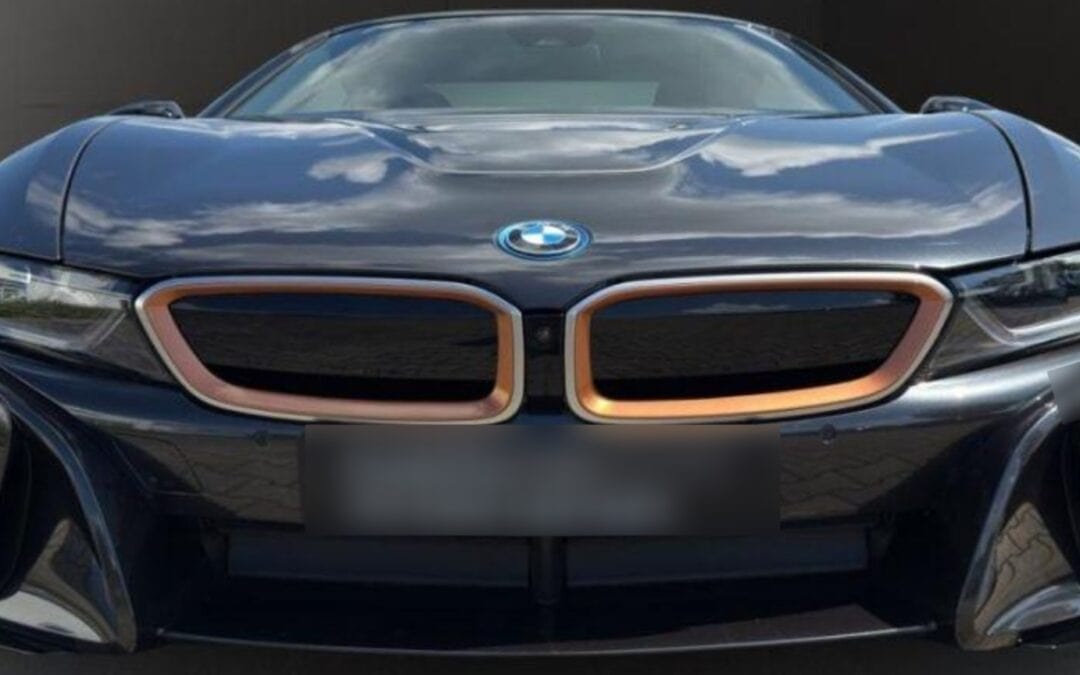 BMW i8 Roadster Ultimate Sophisto-Edition 1