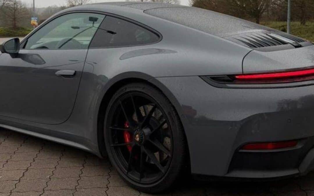 Porsche 911 Carrera 4 GTS