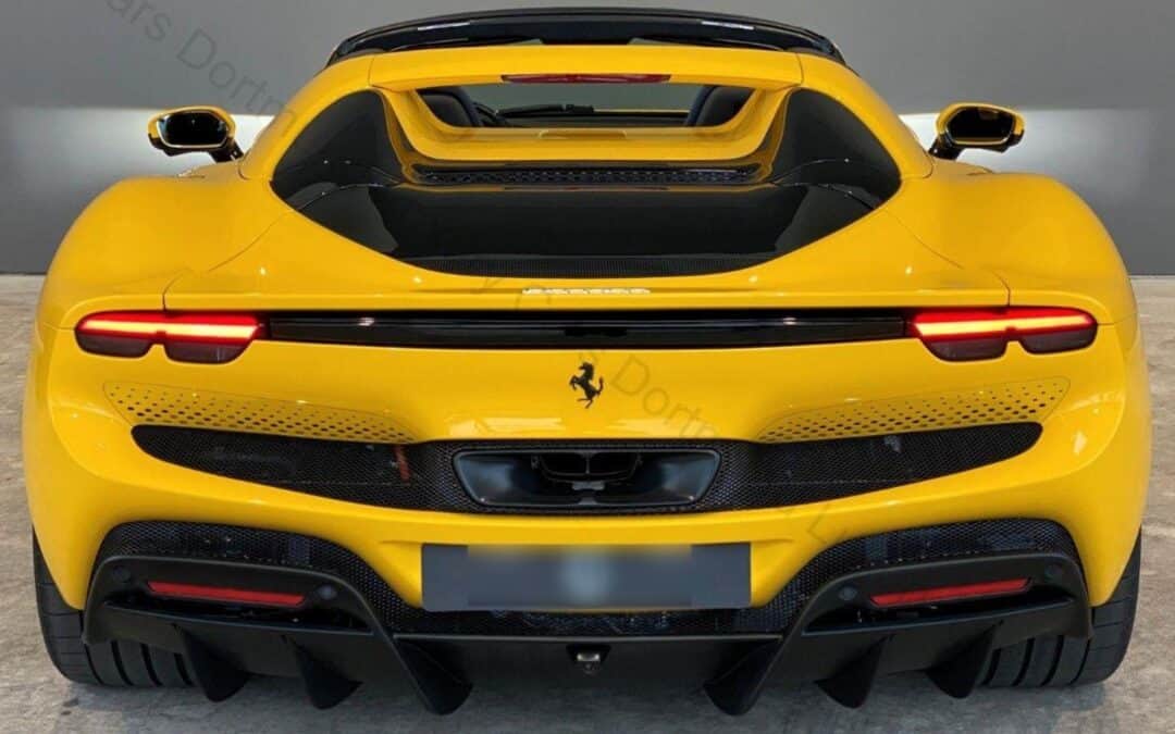 Ferrari 296 GTS MY25 / Giallo Modena / Carbon Inter…