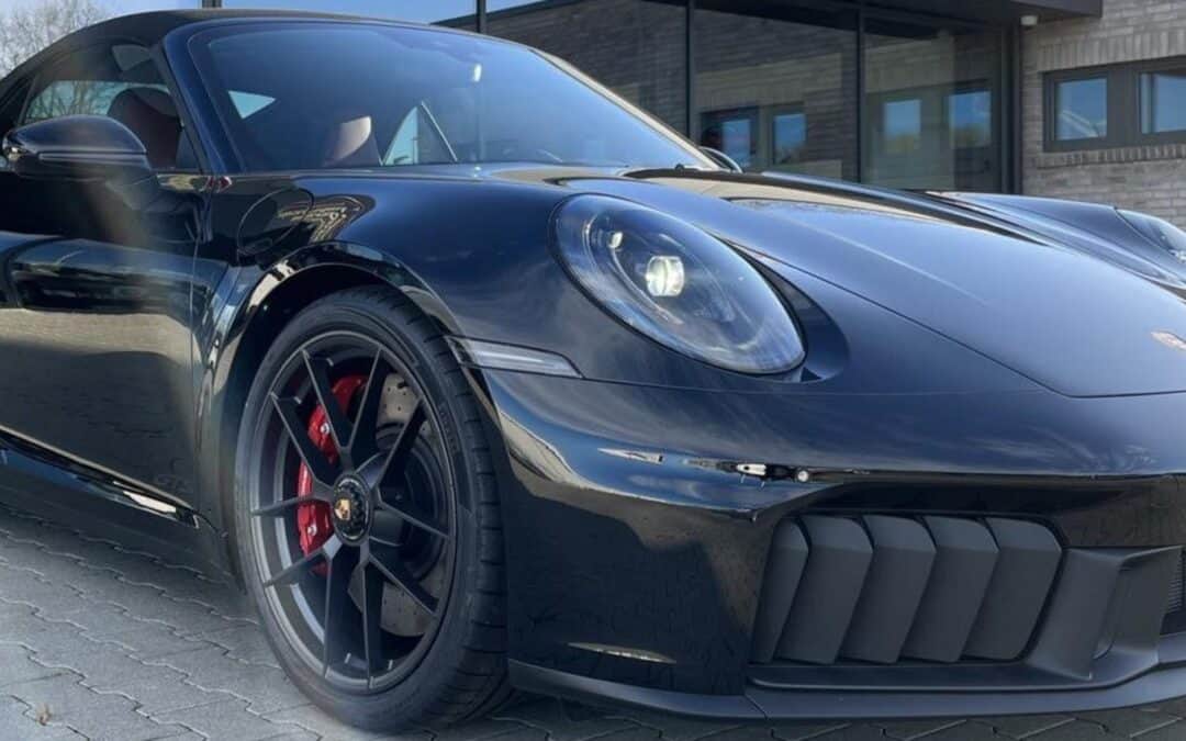 Porsche 992 911 Carrera 4 GTS T-Hybrid Cabriolet…