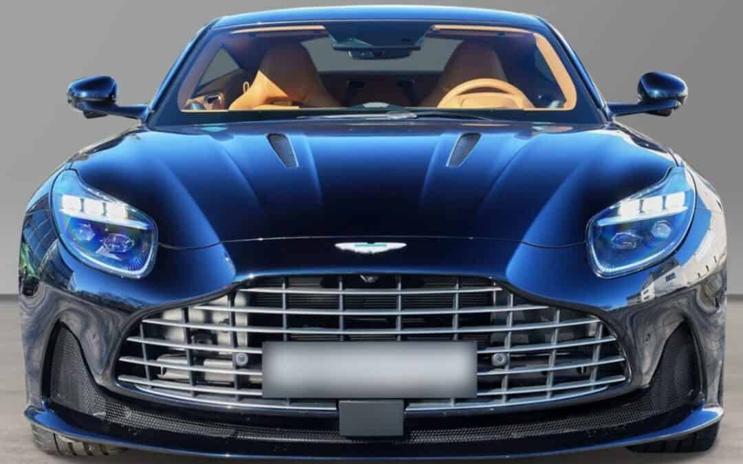 Aston Martin DB12 Ultramarine Black / Oxford Tan