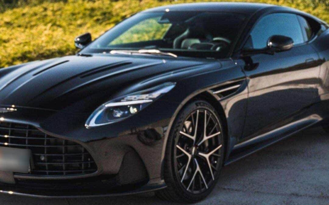 Aston Martin DB12 Bowers Wilkins / V8 / Sport Seats / VAT