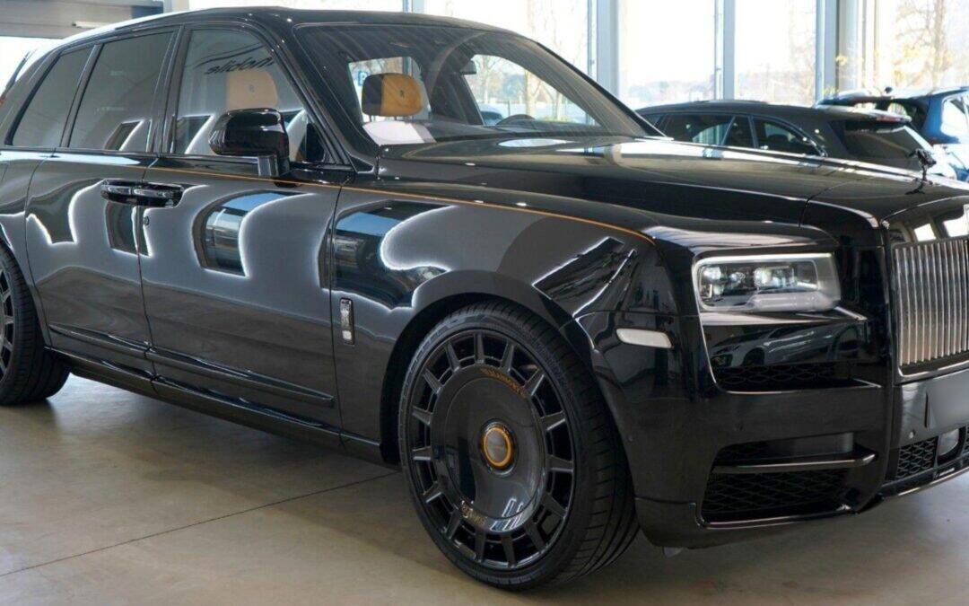 Rolls-Royce Cullinan BLACK BADGE*MANSORY*STARLIGH…