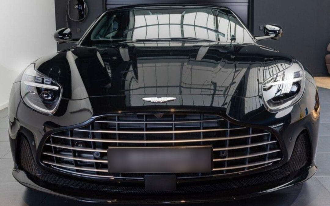 Aston Martin DB12 – Q Oberon Black – B&W – Keramik