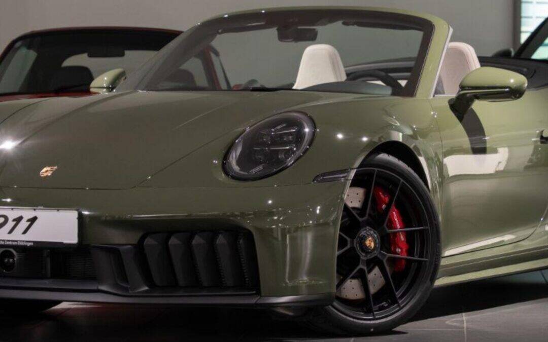 Porsche 992 911 Carrera 4 GTS Cabrio Natooliv B…
