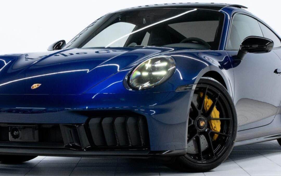Porsche 992 Carrera 4 GTS