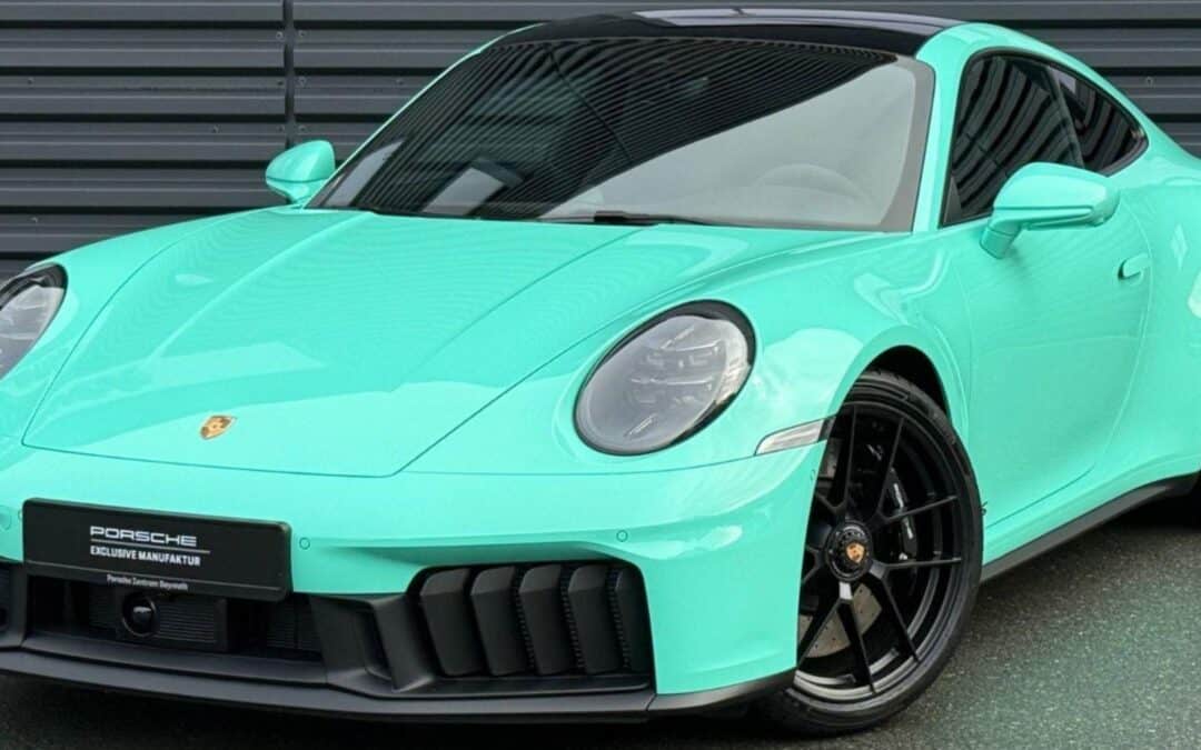 Porsche 992 Carrera 4 GTS