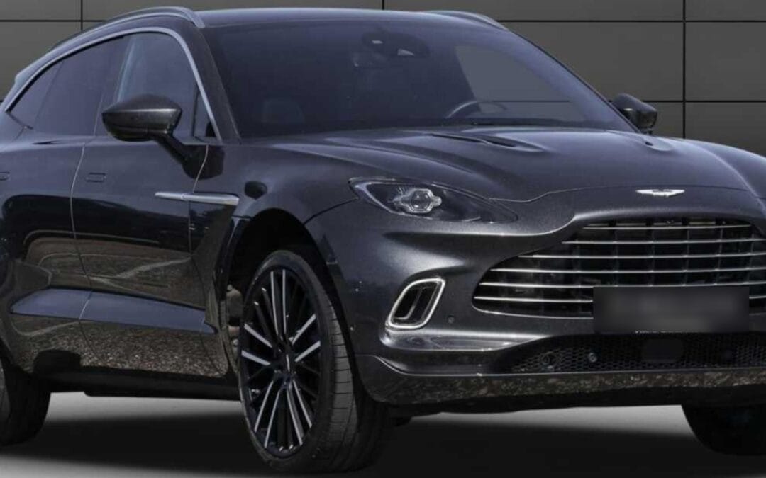 Aston Martin DBX 550