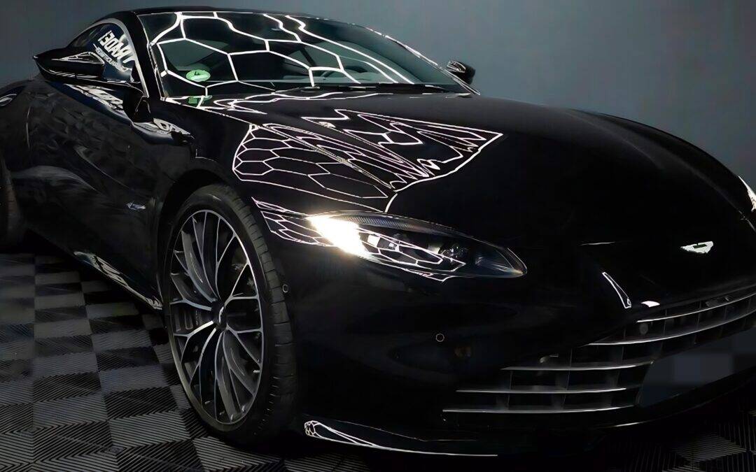 Aston Martin V8 Vantage DBV 11