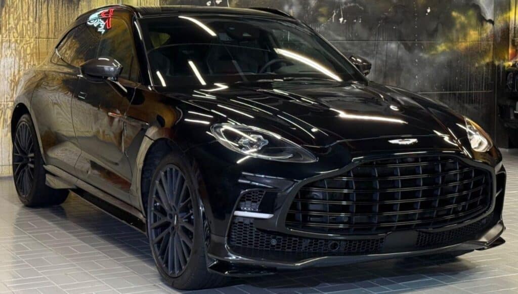 Aston Martin DBX 707 4.0 V8 - img 12 47