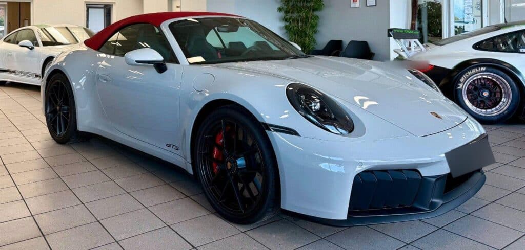 Porsche 911 992 Carrera 4 GTS Cabrío - img 02 95