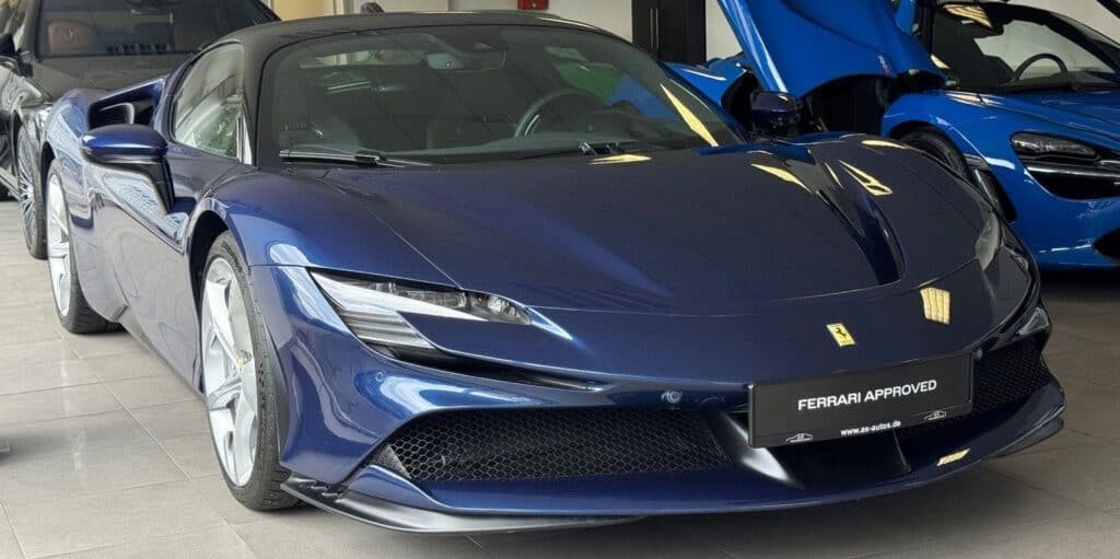 Ferrari SF90 Stradale Two-Tone - 133991 img 04 r85v7